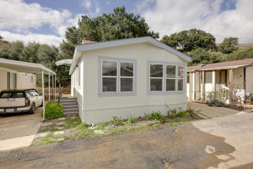 Oak View Home - Close to Beaches and Trails! in Oak View, USA