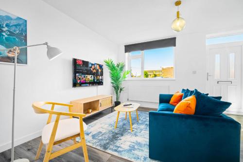 Guestroom, Modern Apartment - On Street Parking - Netflix 1MH in Oldbury