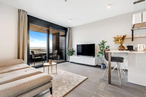 Luxury Stay with Pool and Views in Gasperich