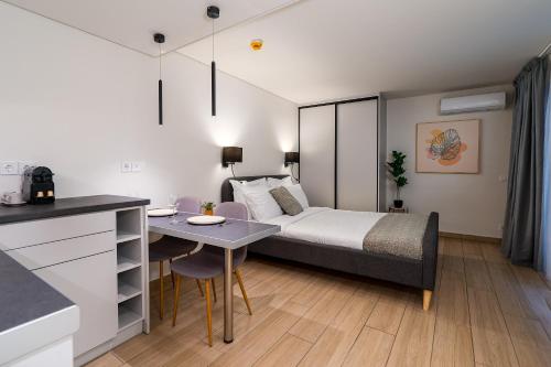 Luxury M02 Apartment in the heart of Athens, Афины