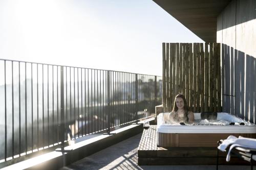 Suite with Balcony and Exterior Jacuzzi