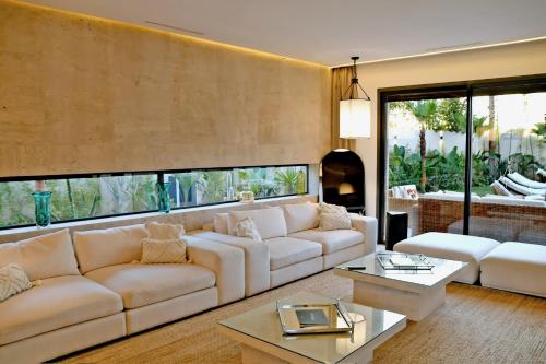 Villa magnifia avec piscine à 20 min de Marrakech - ARK Realty - image 3