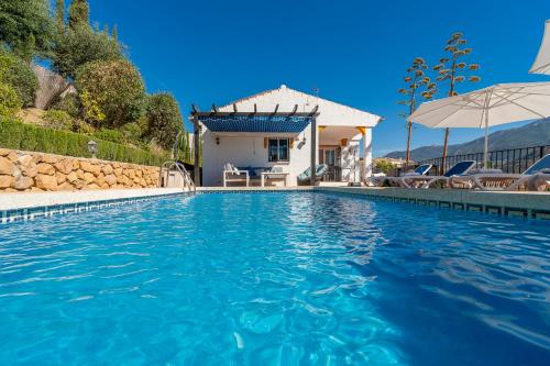 Villa with Garden View