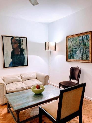 Apartamento - PISO en La Recoleta a 1 cuadra del cementerio y a 3 cuadras y media del hotel Alvear