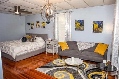 Bright & Stylish 2-Bedroom Near Downtown Mobile Free Parking, Mobile (foto 10)