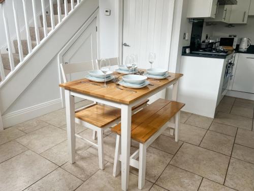 Crown Mews - image 7