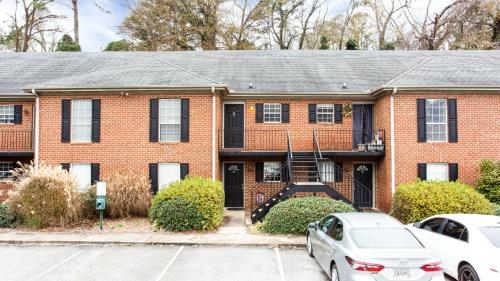 5 Min Drive to Dorm, W/D, Quiet, Kitchen, Wi-fi in Athens, USA