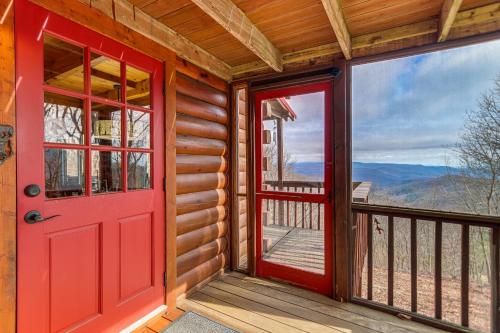 Cozy Cabin with Blue Ridge Mountain Views and Hot Tub