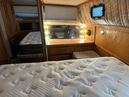 Annapolis Boat Life - Overnight Stays