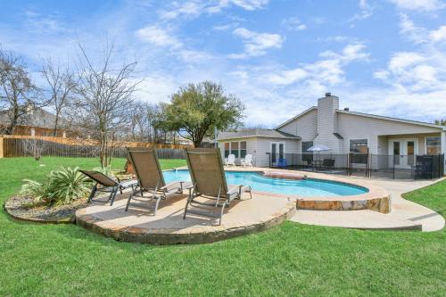 Lake Conroe Pool & Big Fenced Yard-Pets allowed in Willis, Vereinigte Staaten von Amerika