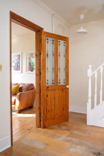 Peaceful Oasis 3 Beds House with Garden and Parking in Arbury