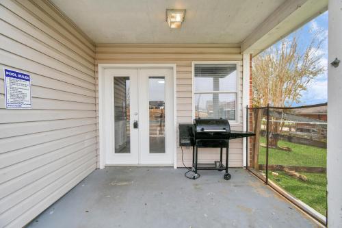 Lake Conroe Pool & Big Fenced Yard-Pets allowed in Willis, USA