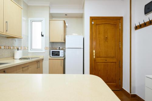 One-Bedroom Apartment image 10