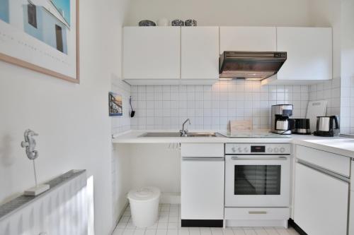 Apartment with Balcony image 9