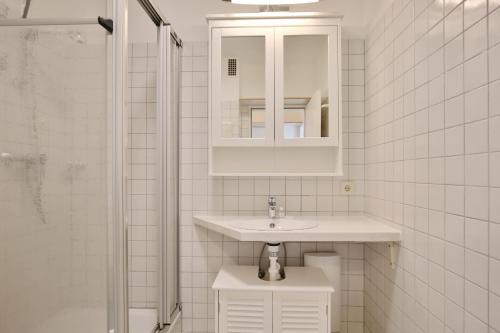 Apartment with Balcony image 7