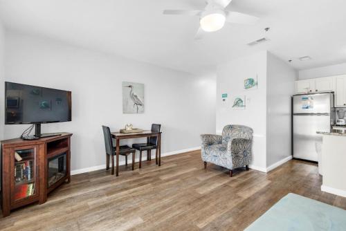 Grand Caribbean W 303 by RealJoy - image 2