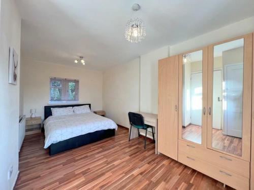 London Central Large Self Catering House