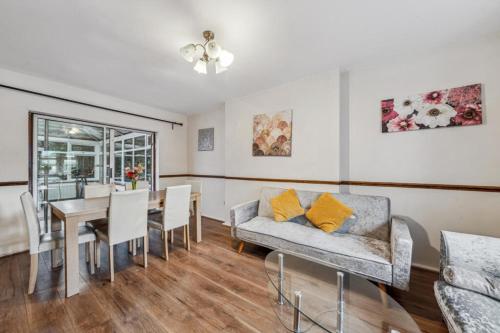 London Central Large Self Catering House