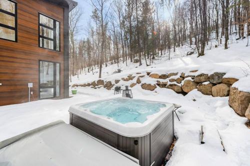 Karstais baseins, Cozy and beautiful chalet in Grenville-Sur-La-Rouge (QC)