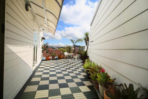 Coastal Penthouse at Coogee Beach - image 13