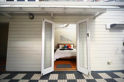 Coastal Penthouse at Coogee Beach - image 10