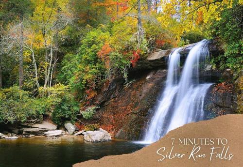 Riverfront Retreat: Sauna, Private Forest, 6 Falls in Cashiers, USA