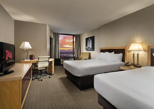 Plaza Hotel & Casino - image 11