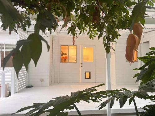 Hargraves Beach Cottage 50 meters to the beach in Noraville