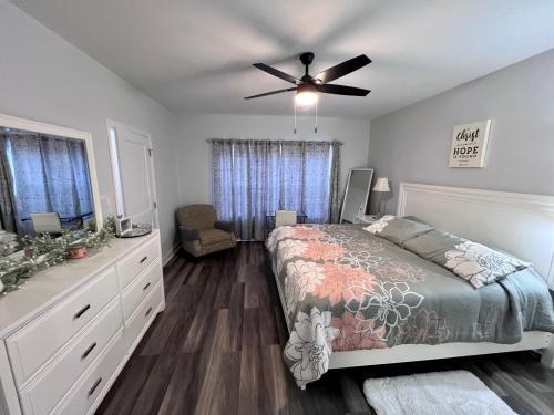 Modern, Spacious & Cozy Apartment thumb 4