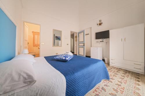 Voilà Rooms Guest House Room Type - King Room with Balcony
