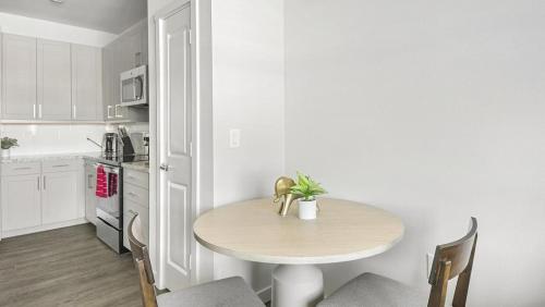 Landing Modern Apartment with Amazing Amenities ID1803X59 in Houston, USA