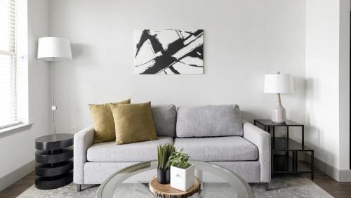 Landing Modern Apartment with Amazing Amenities ID1802X98 in Haltom City, USA