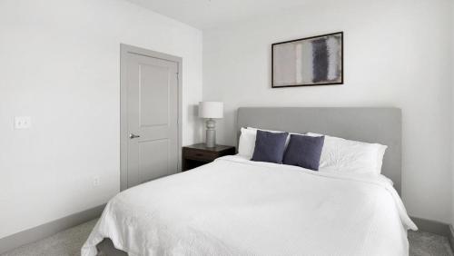 Landing Modern Apartment with Amazing Amenities ID1802X98 in Haltom City, USA