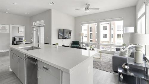Landing Modern Apartment with Amazing Amenities ID1802X54 in Austin, USA