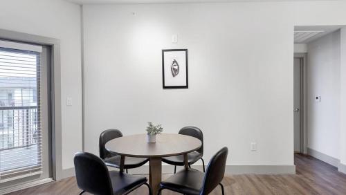 Landing Modern Apartment with Amazing Amenities ID1802X99 in Haltom City, USA