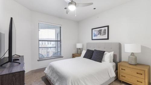 Landing Modern Apartment with Amazing Amenities ID1802X99 in Haltom City, USA