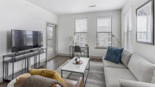 Landing Modern Apartment with Amazing Amenities ID1802X97 in Haltom City, USA