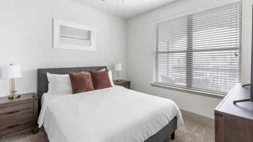 Landing Modern Apartment with Amazing Amenities ID1802X97 in Haltom City, USA
