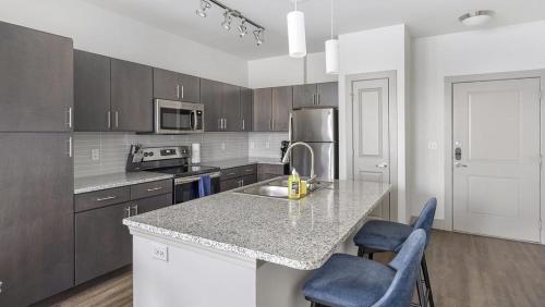 Landing Modern Apartment with Amazing Amenities ID1802X97 in Haltom City, USA