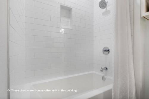 Landing Modern Apartment with Amazing Amenities ID1804X64 in Bee Cave, USA