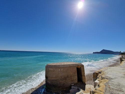 Azul - Estudio con vistas al mar, piscina y acceso directo a la playa by Redi