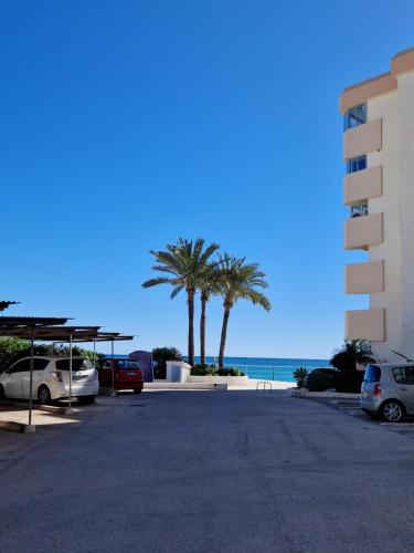 Azul - Estudio con vistas al mar, piscina y acceso directo a la playa by Redi