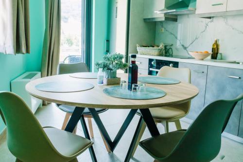 Konatsi Luxury Apartments in พาราเลีย ไทรู