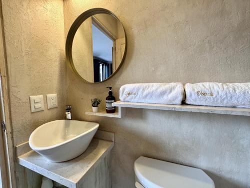 Loft Venezia II ValQuirico 4Pax, terraza privada in Santeagueda, Mexico