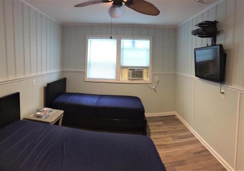 Best Location, 4 bedrm, 2 bathrm Beach Block in Seaside Heights, USA