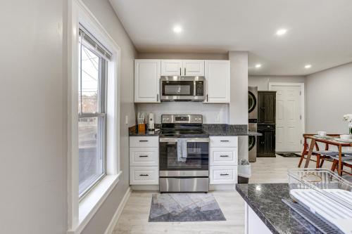 Coastal Lynn Escape with Fireplace 3 Mi to Beaches in Lynn, USA