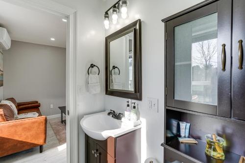 Coastal Lynn Escape with Fireplace 3 Mi to Beaches in Lynn, USA