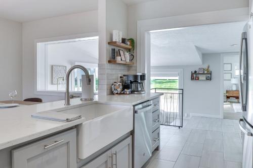 Lakeland Retreat with Private Pool and Yard Games! in Lakeland, USA