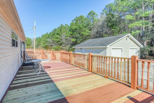 Georgetown Home with Deck about 13 Mi to Black River!
