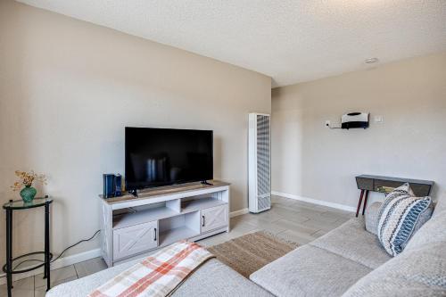 Convenient Joshua Tree Apartment - Walk to Town! in Joshua Tree, USA